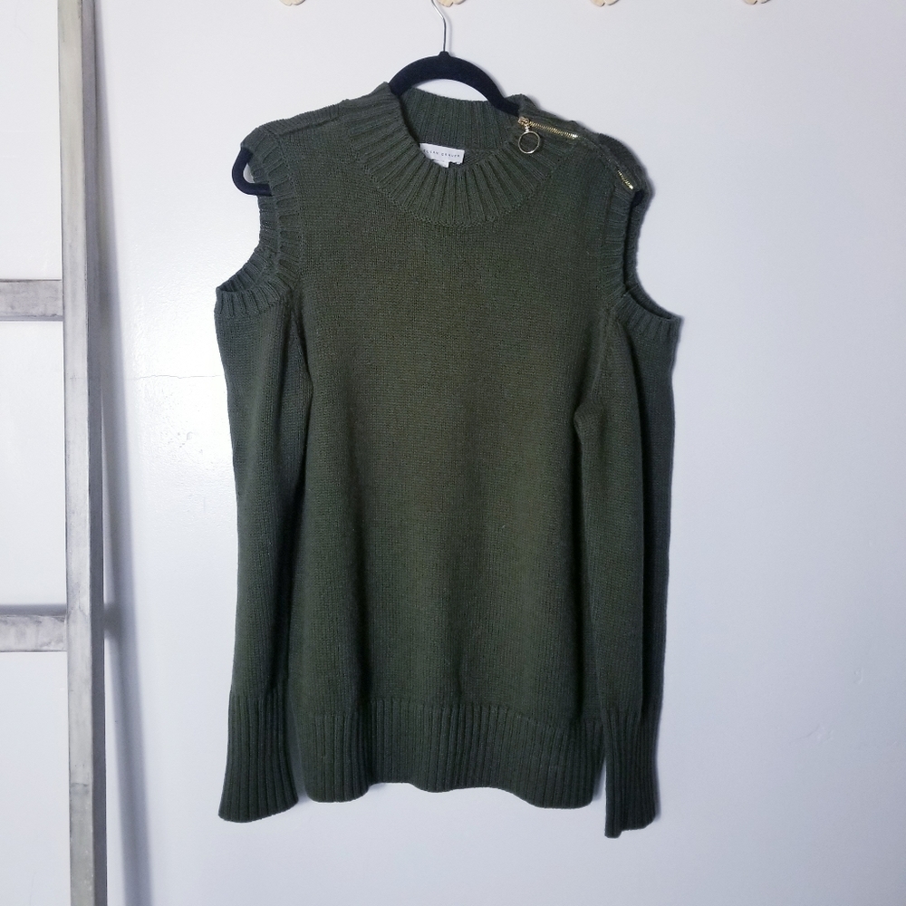 SUSAN GRAVER DARK GREEN WITH GOLD ZIPPER COLD SHOULDER SWEATER SIZE LARGE